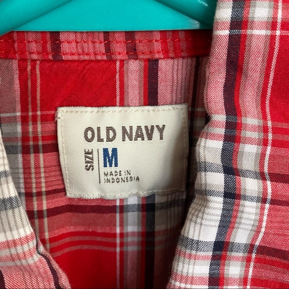 Mens old navy red plaid button down size M - Picture 3 of 3